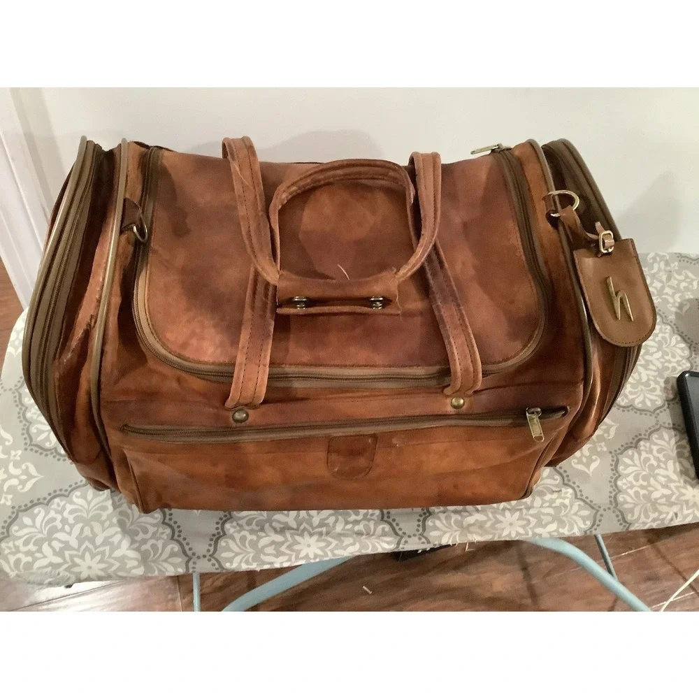 Vintage Hartmann Belting Leather Duffel Bag, weekender/gym, great patina